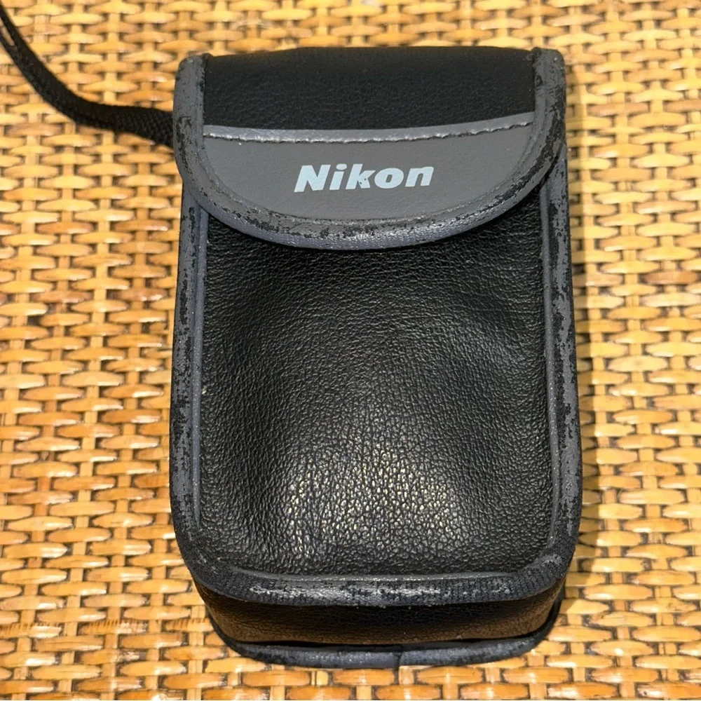 Vintage Nikon Nice Touch 4 29mm Silver Point and Shoot Strap Case Untested